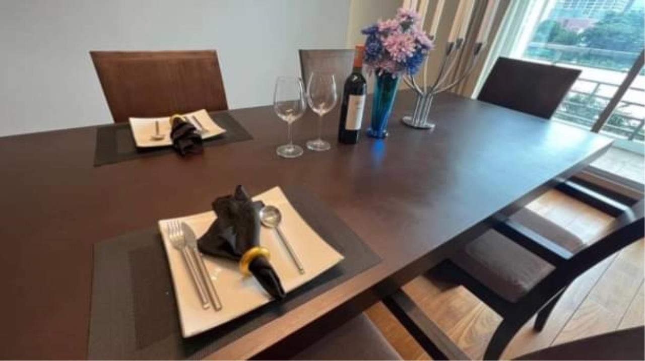4 Bedrooms 3 Bathrooms Size 275sqm. Royal Residence Park for Rent