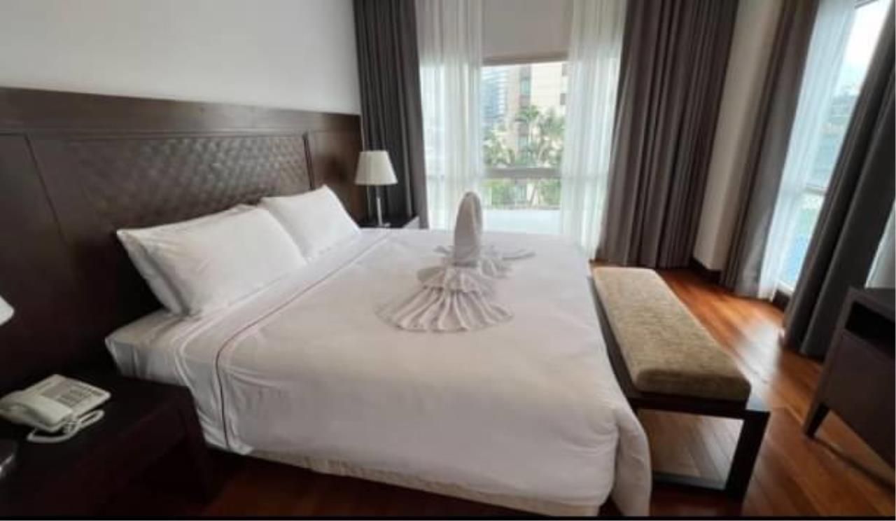 4 Bedrooms 3 Bathrooms Size 275sqm. Royal Residence Park for Rent