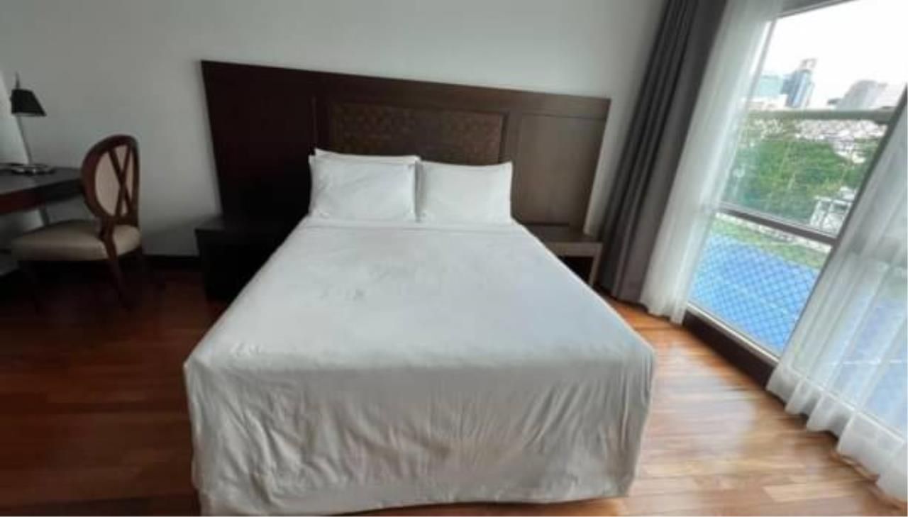 4 Bedrooms 3 Bathrooms Size 275sqm. Royal Residence Park for Rent