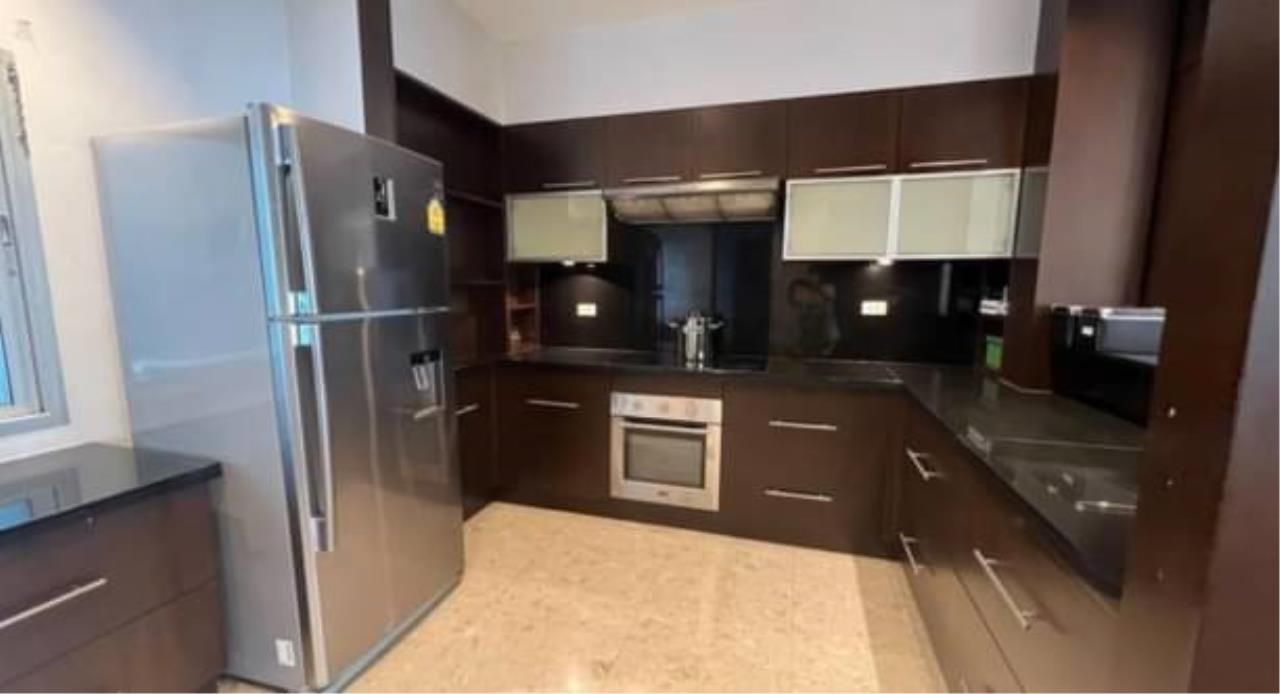 4 Bedrooms 3 Bathrooms Size 275sqm. Royal Residence Park for Rent