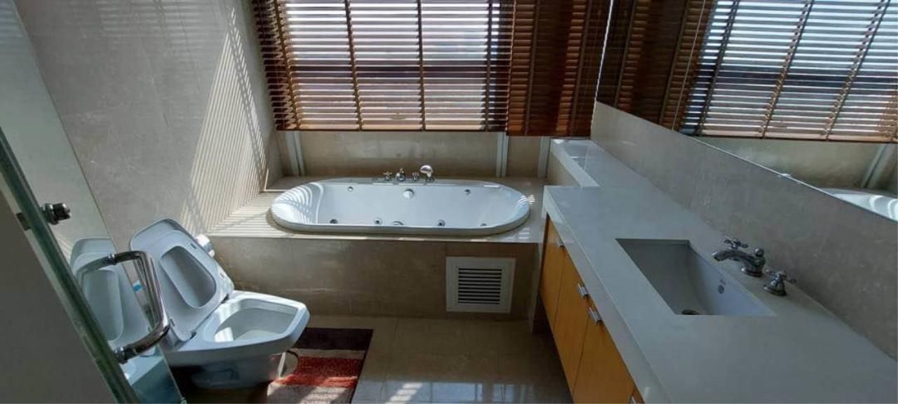 2 Bedrooms 3 Bathrooms Size 132sqm. Athenee Residence for Rent
