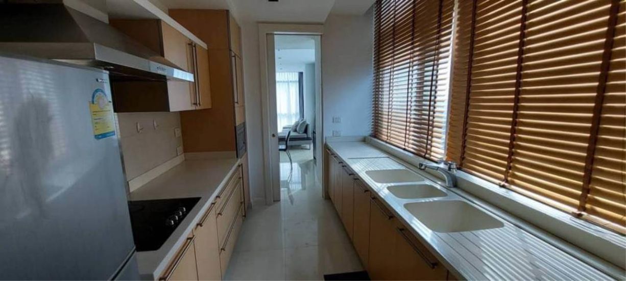2 Bedrooms 3 Bathrooms Size 132sqm. Athenee Residence for Rent