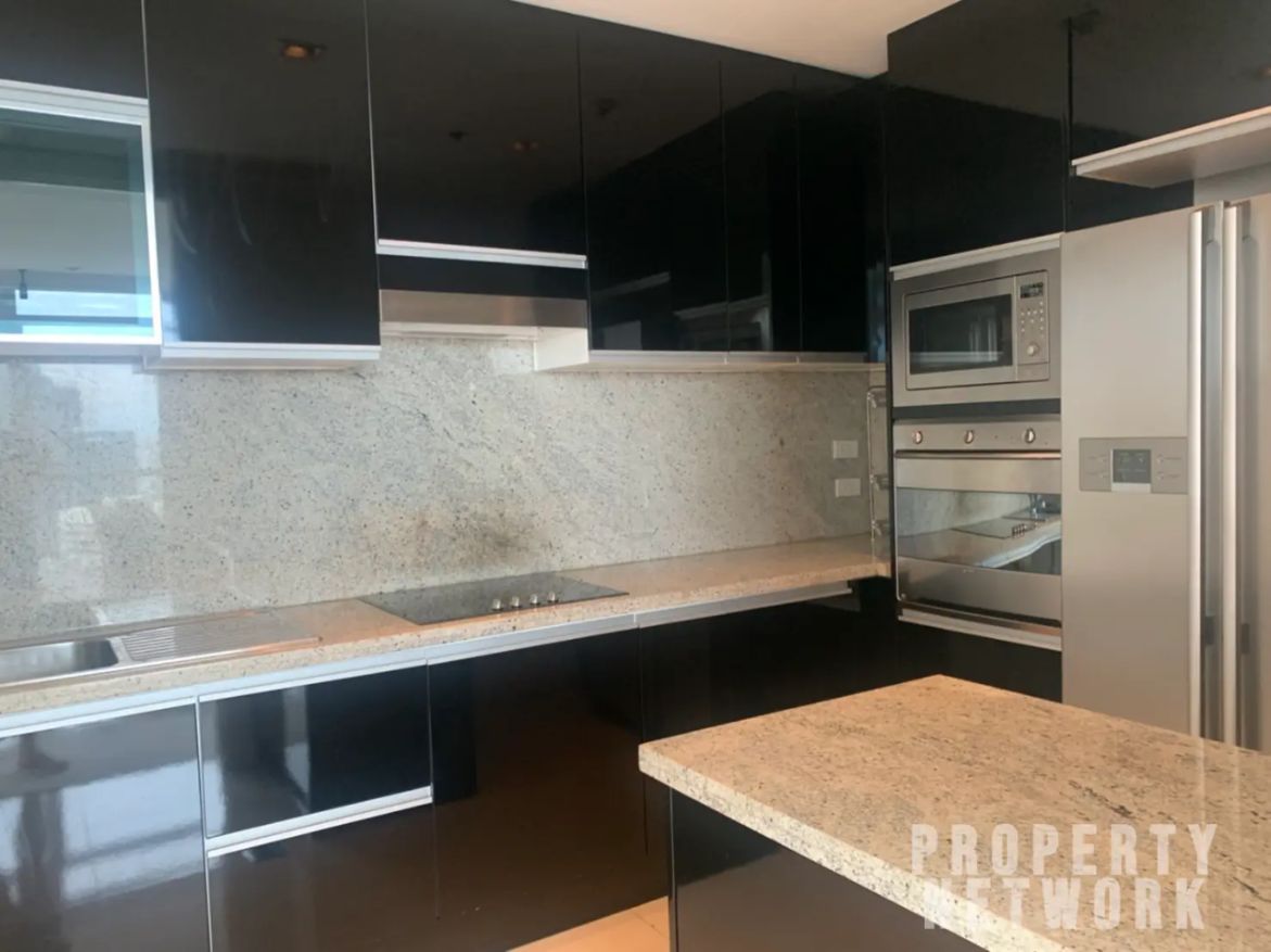 3 Bedrooms 3 Bathrooms Size 215sqm. Athenee Residence for Rent