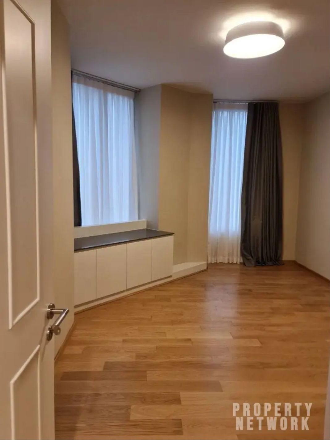 3 Bedrooms 3 Bathrooms Size 178sqm. All Season Mansion for Rent