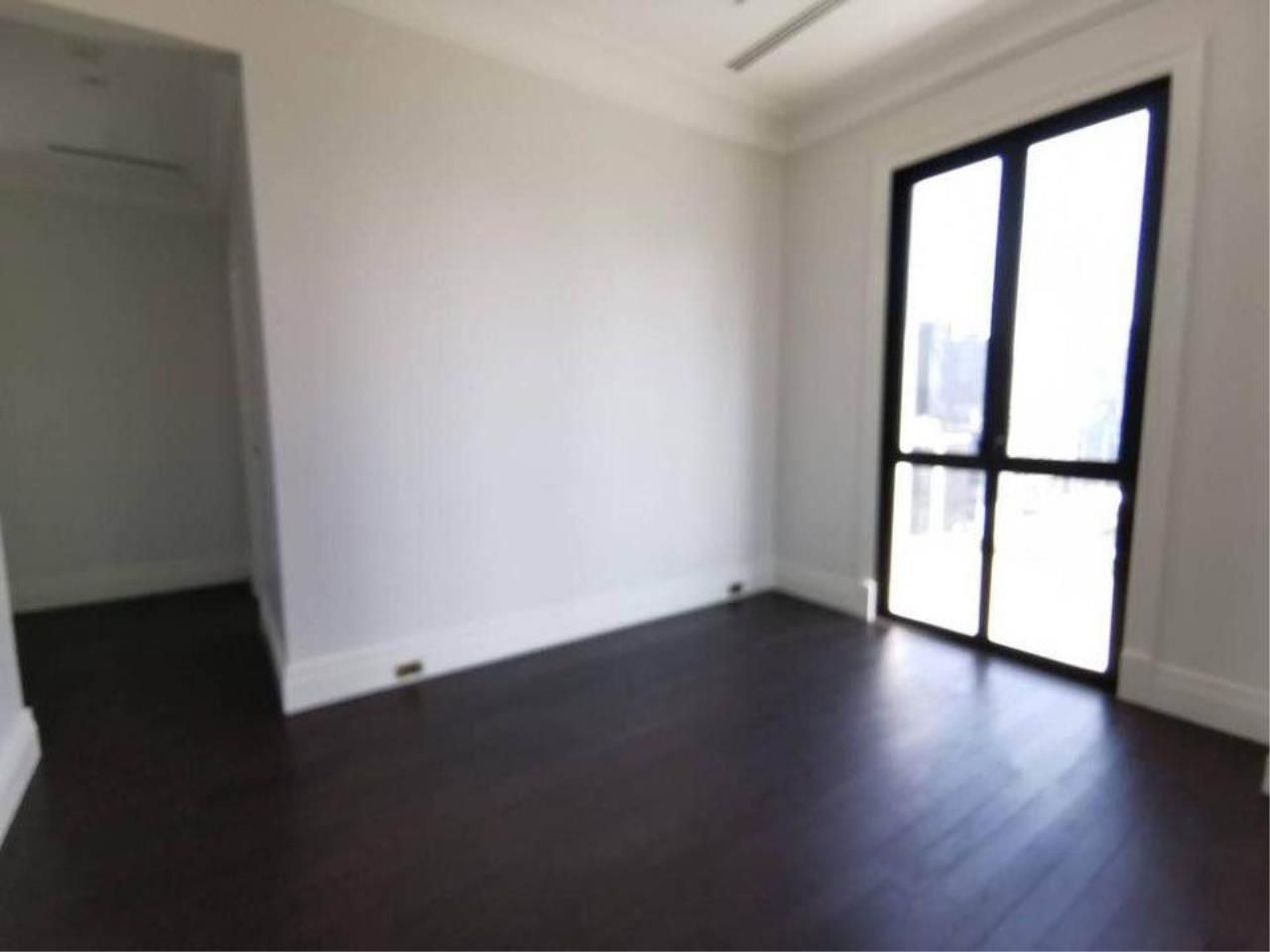 2 Bedrooms 3 Bathrooms Size 121.04sqm. 98 Wireless for Sale