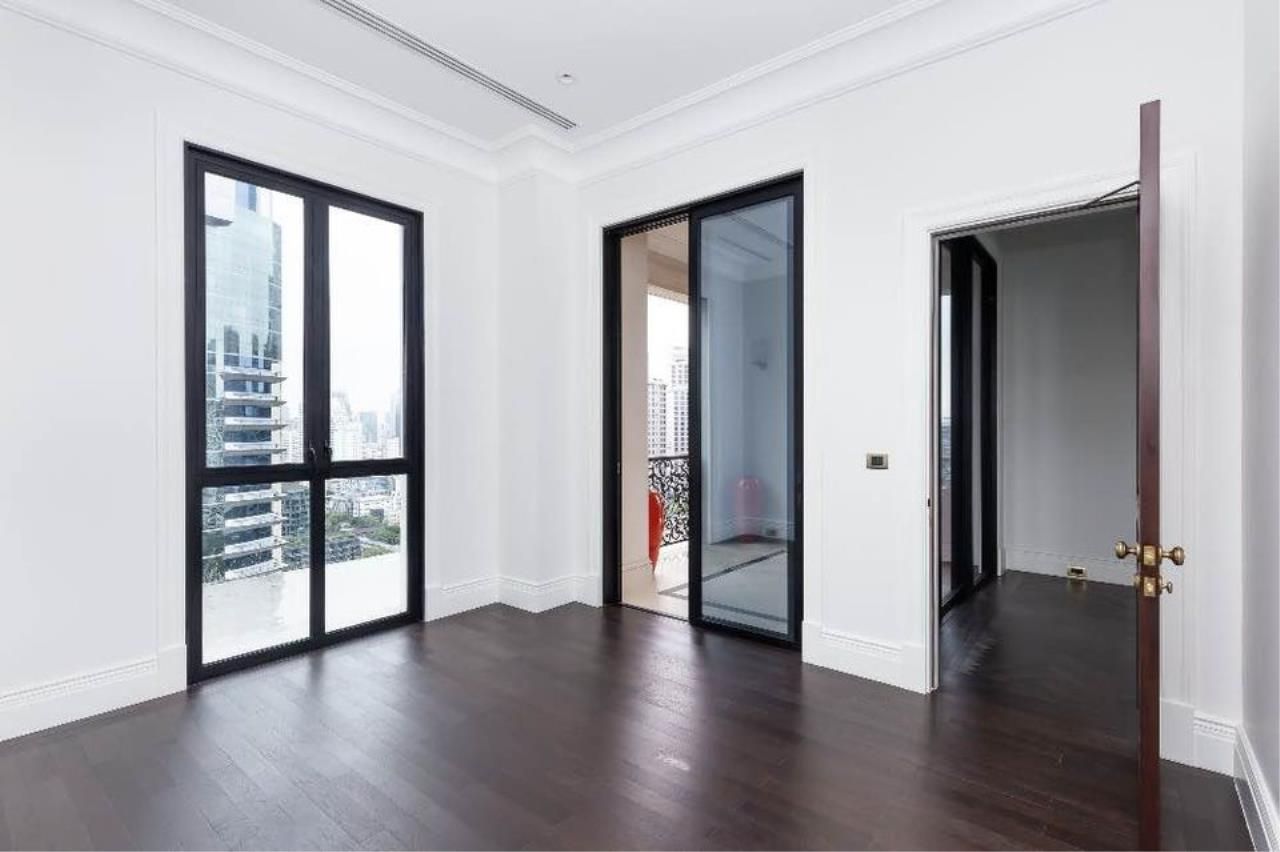2 Bedrooms 3 Bathrooms Size 121.04sqm. 98 Wireless for Sale