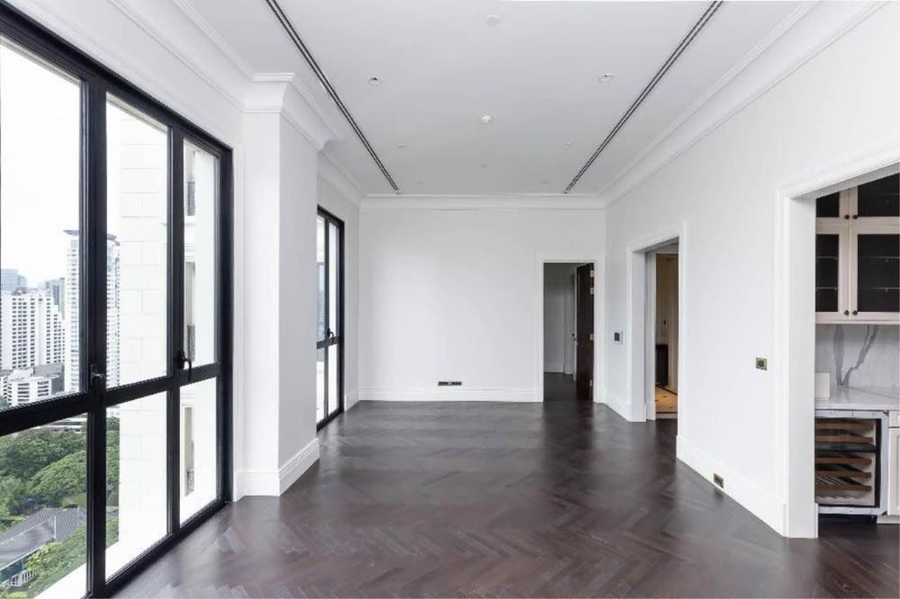 2 Bedrooms 3 Bathrooms Size 121.04sqm. 98 Wireless for Sale
