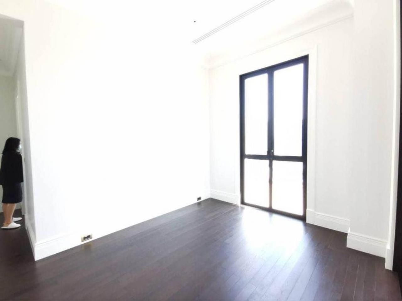 2 Bedrooms 3 Bathrooms Size 121.04sqm. 98 Wireless for Sale