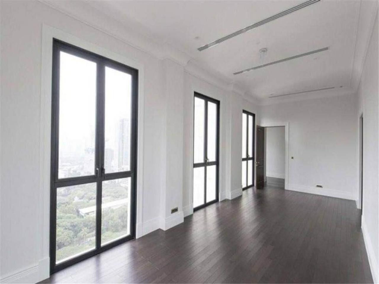 3 Bedrooms 4 Bathrooms Size 290sqm. 98 Wireless for Sale