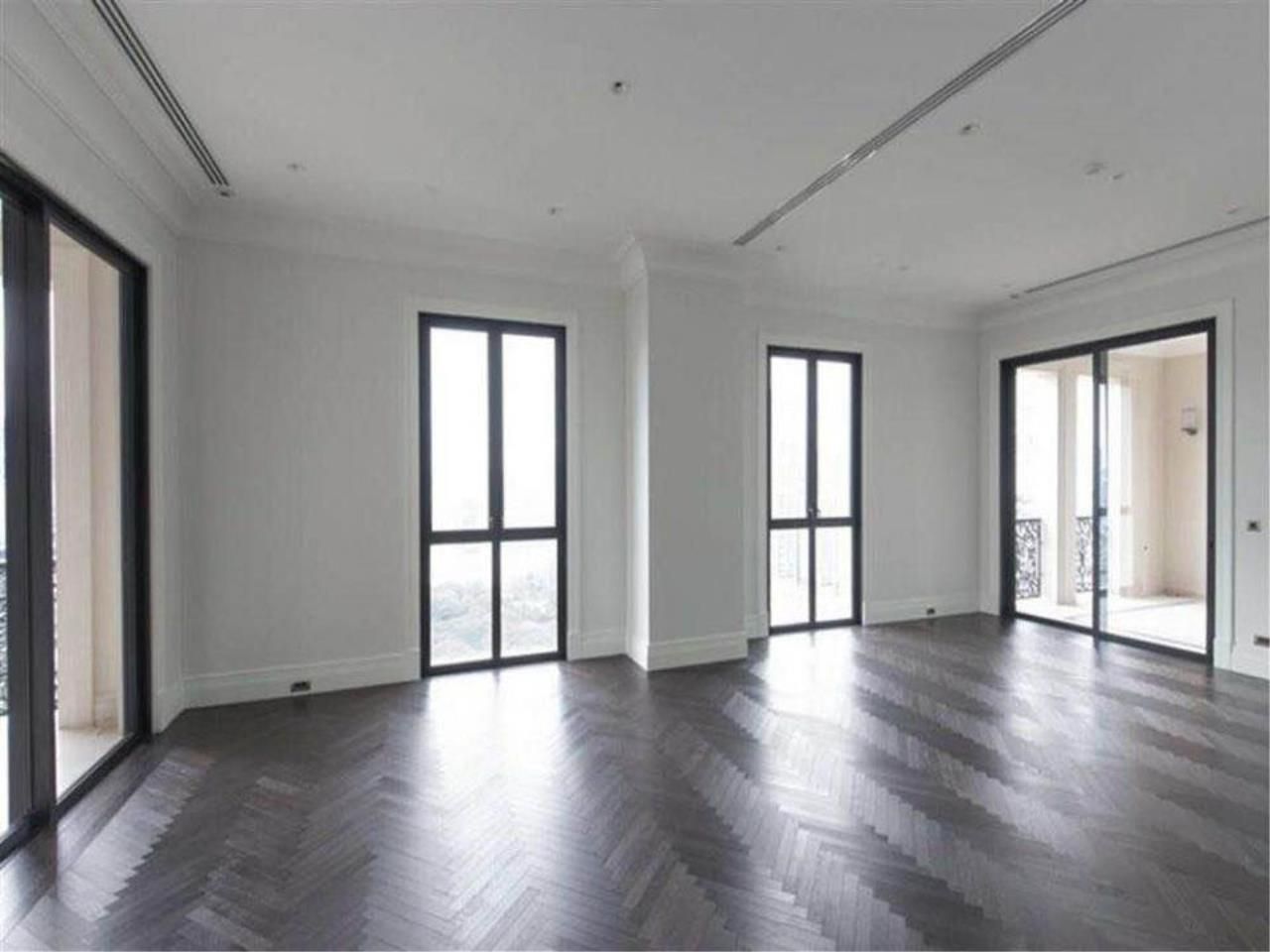 3 Bedrooms 4 Bathrooms Size 290sqm. 98 Wireless for Sale