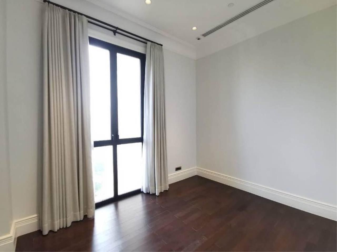 3 Bedrooms 4 Bathrooms Size 250.49sqm. 98 Wireless for Sale