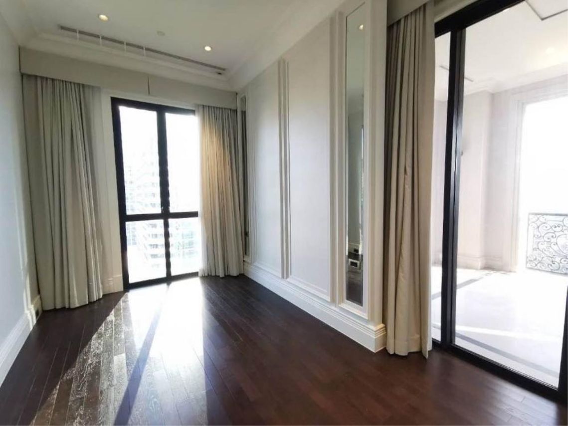 3 Bedrooms 4 Bathrooms Size 250.49sqm. 98 Wireless for Sale