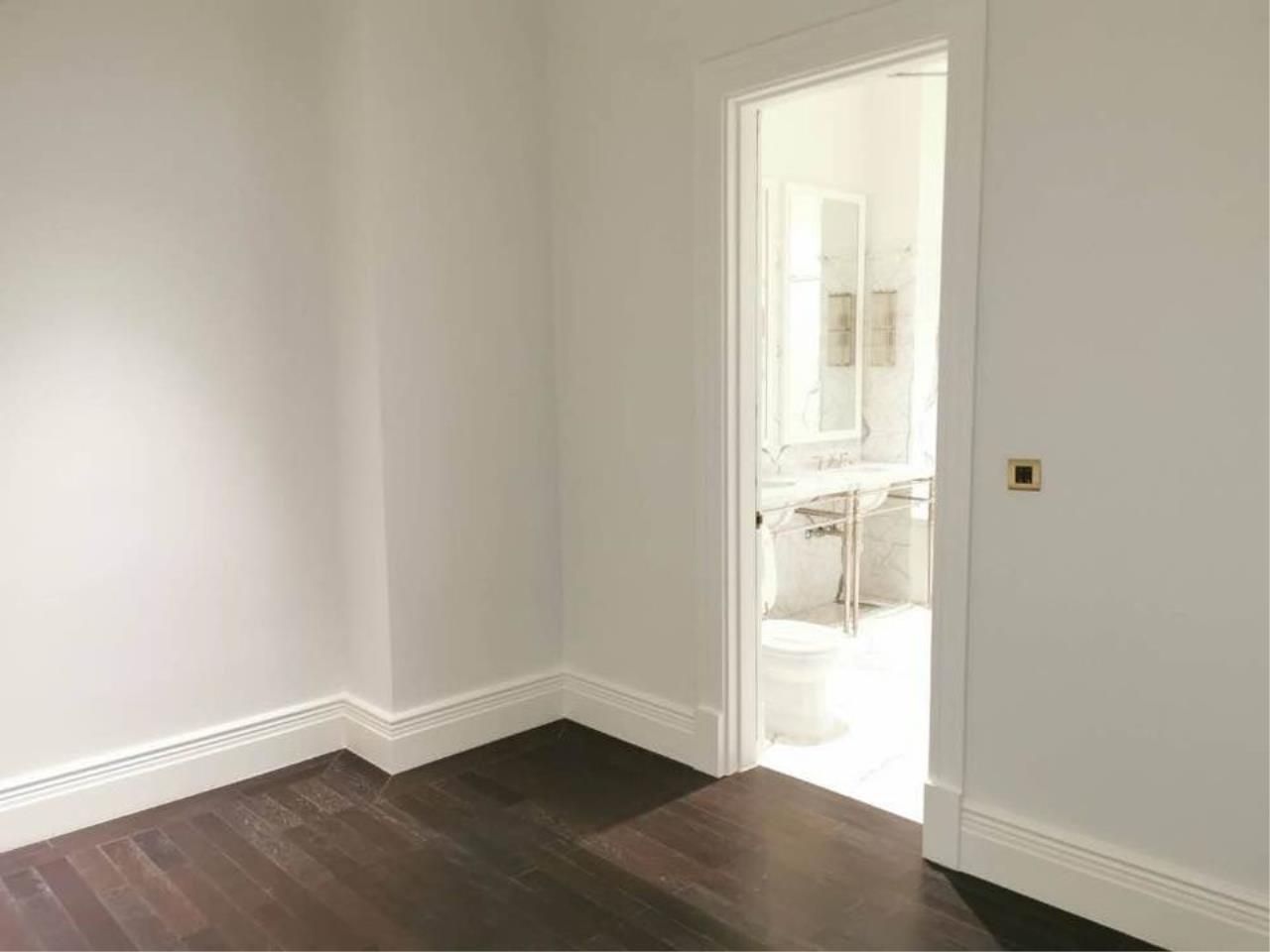 3 Bedrooms 4 Bathrooms Size 250.49sqm. 98 Wireless for Sale
