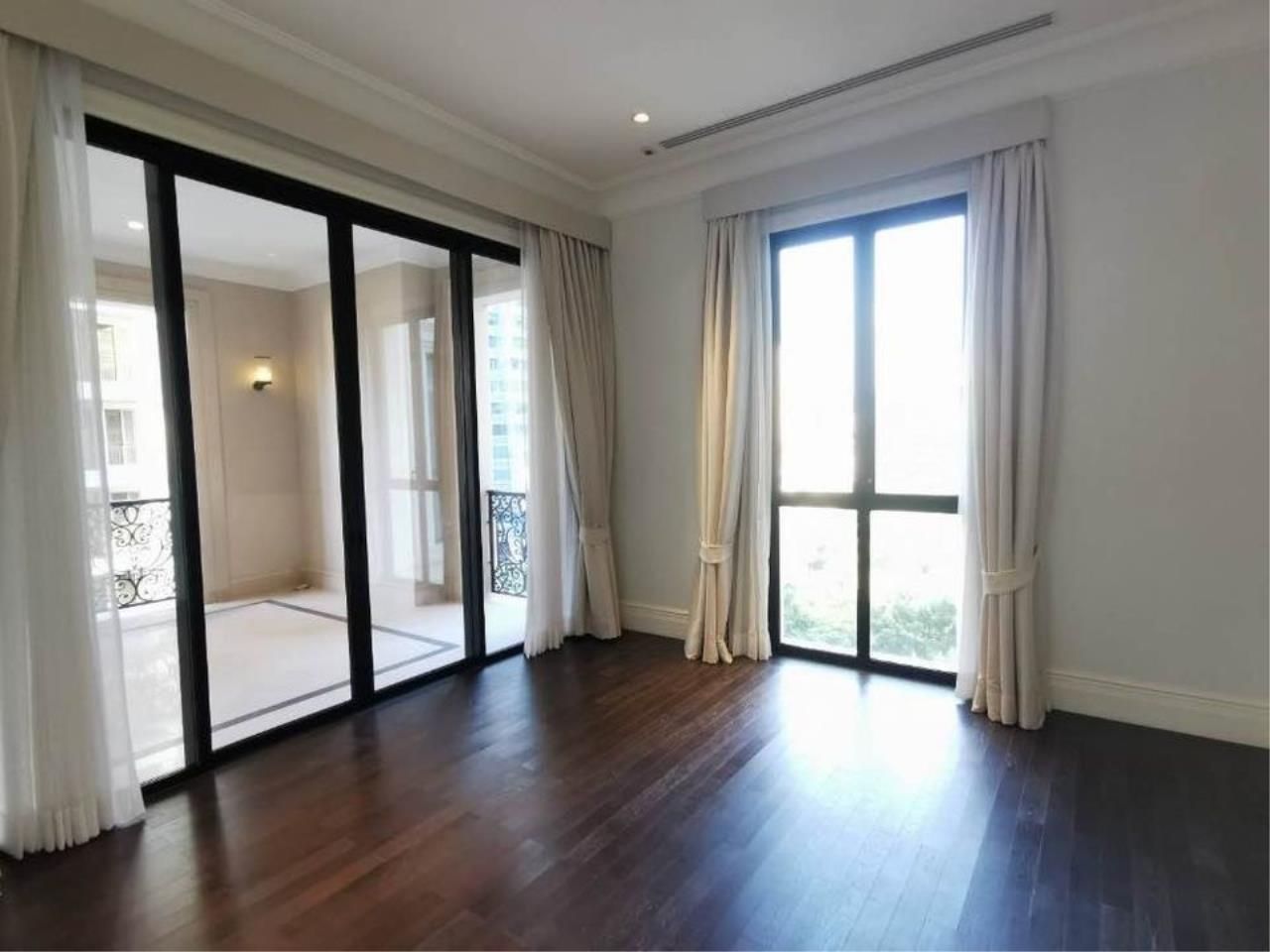 3 Bedrooms 4 Bathrooms Size 250.49sqm. 98 Wireless for Sale