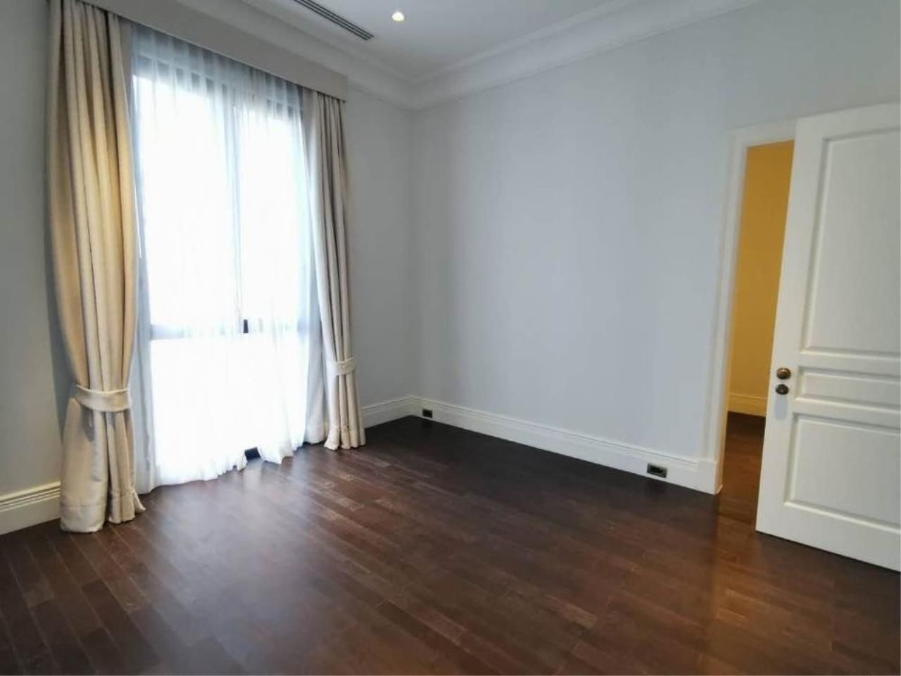 3 Bedrooms 4 Bathrooms Size 250.49sqm. 98 Wireless for Sale