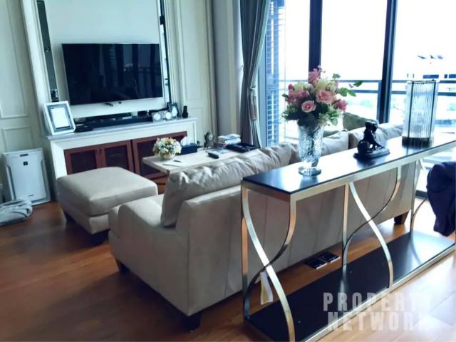 3 bedrooms 3 bathrooms bright sukhumvit 24 for rent sale