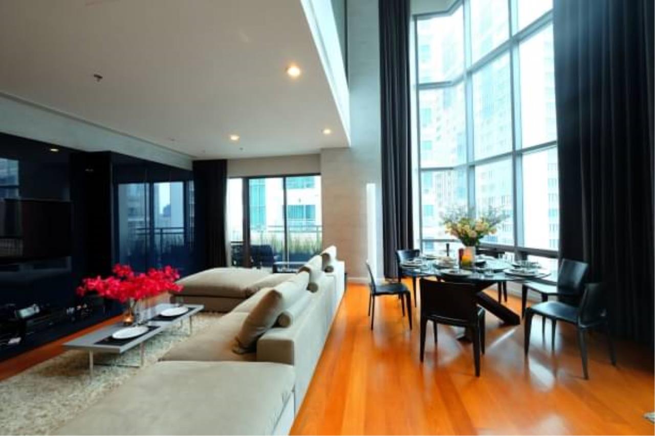 3 bedrooms 3 bathrooms bright sukhumvit 24 for sale