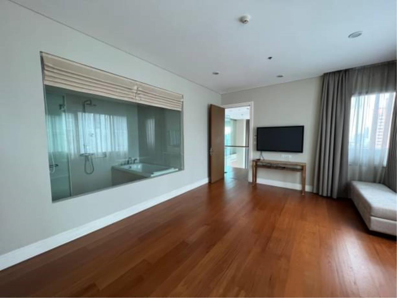 three bedrooms, three bathrooms at bright 24 for rent.