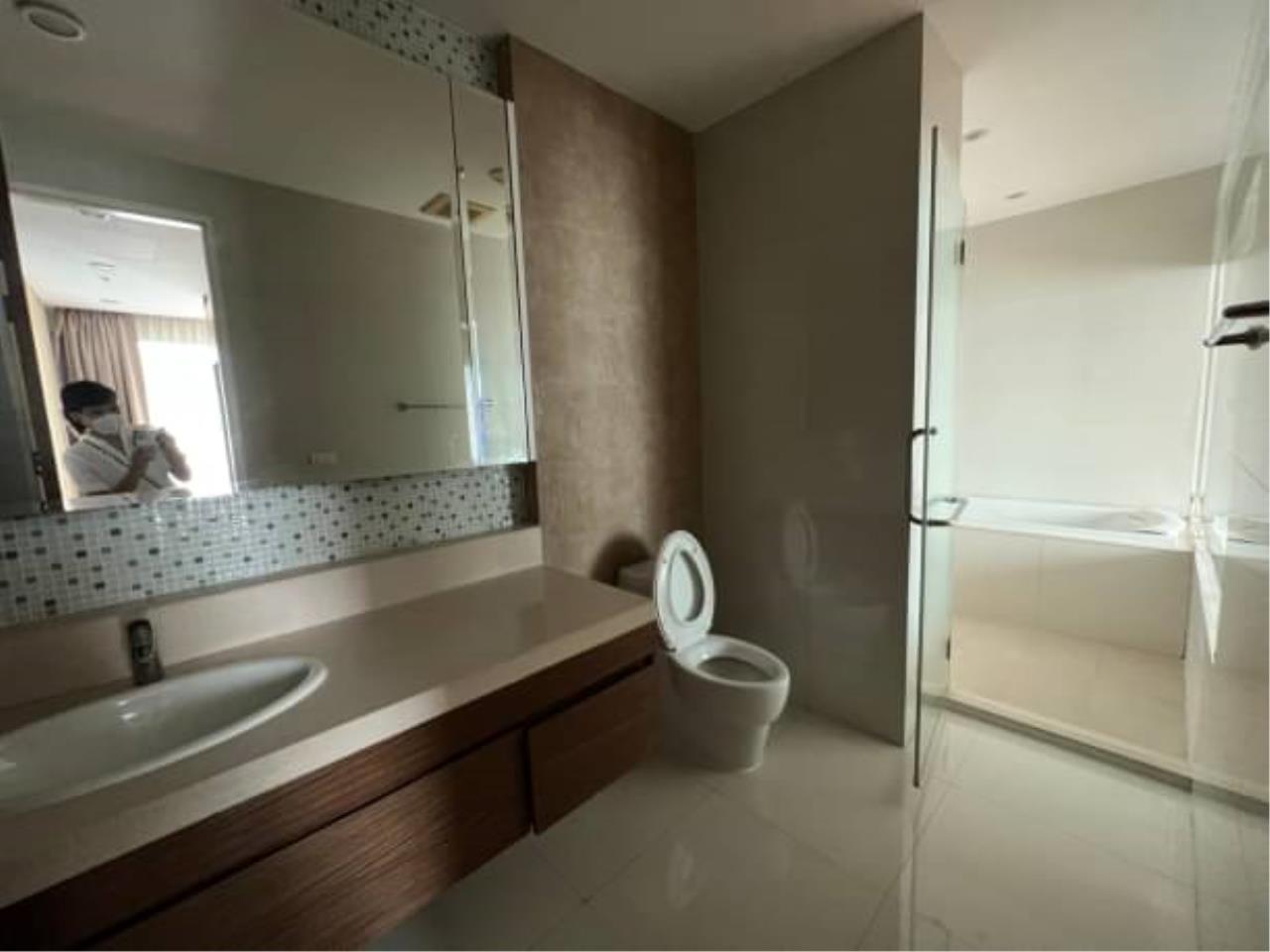 three bedrooms, three bathrooms at bright 24 for rent.