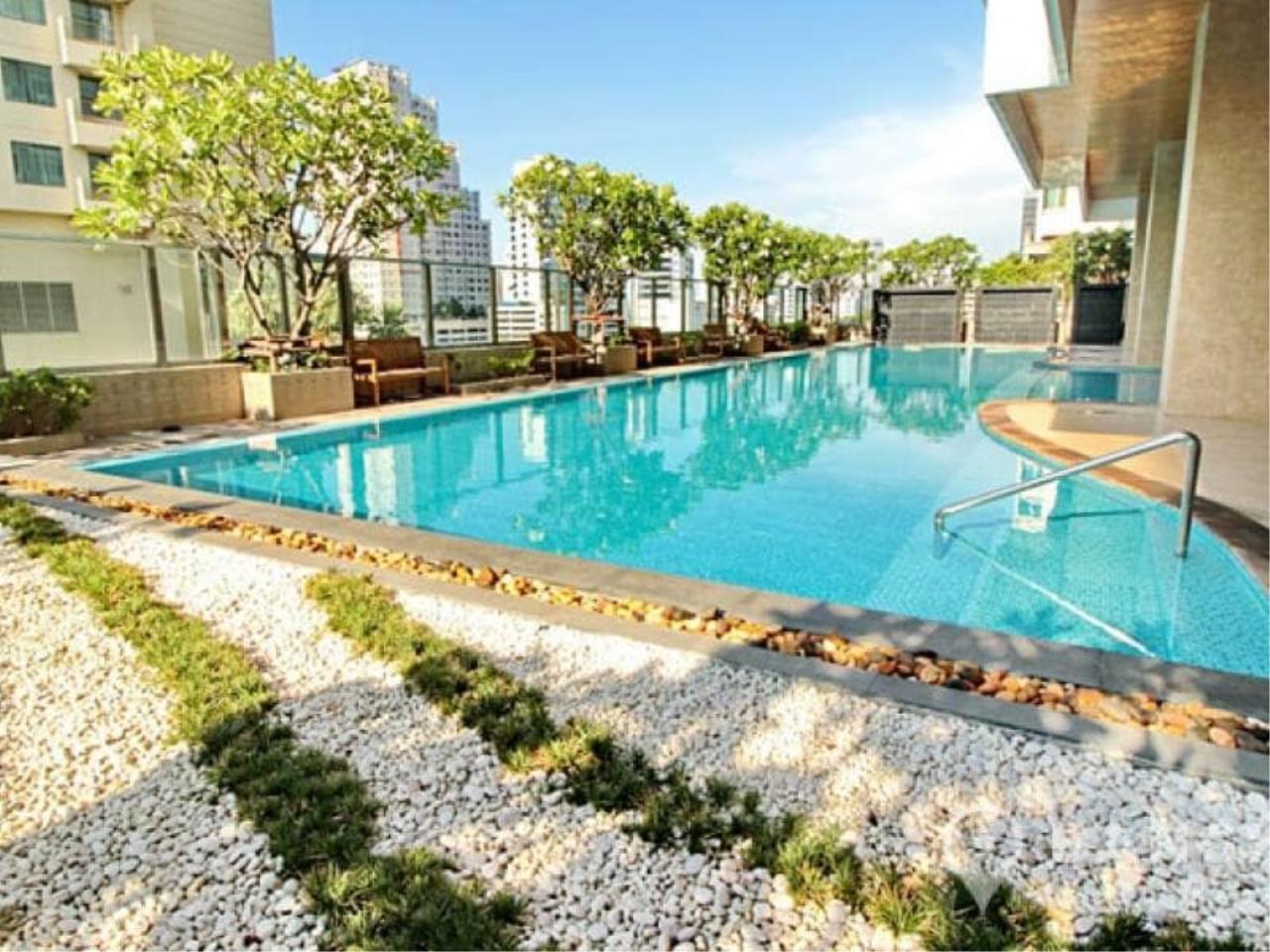 1 bedroom 1 bathroom at bright sukhumvit 24 for rent