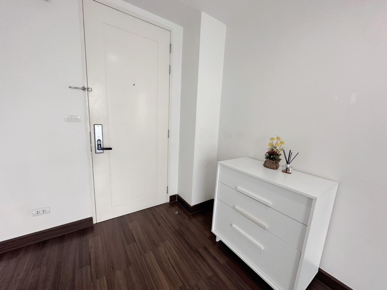 2 bedrooms 2 bathrooms at d65 condominium for rent