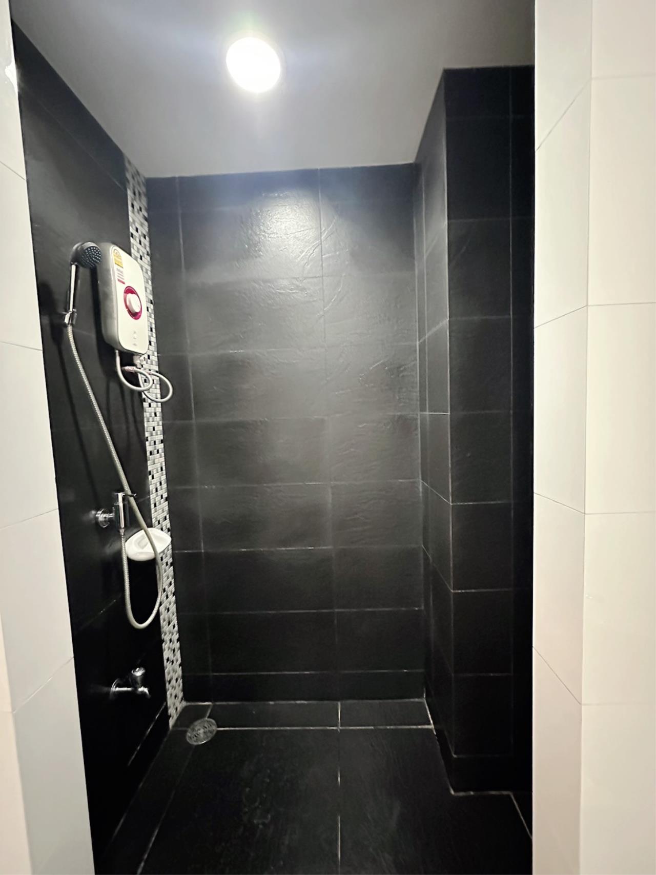 2 bedrooms 2 bathrooms at d65 condominium for rent