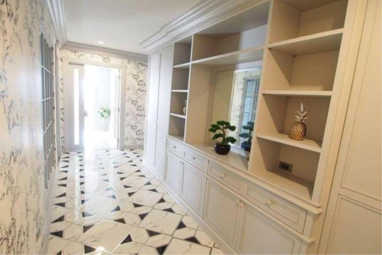 3 bedrooms 4 bathrooms at kiarti thanee city mansion for sale