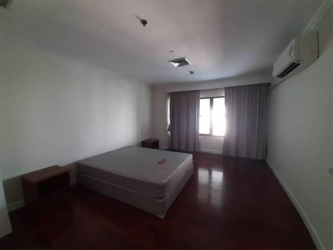 3 Bedrooms 6 Bathrooms Size 371sqm. Le Raffine 24 for Sale 50 MB
