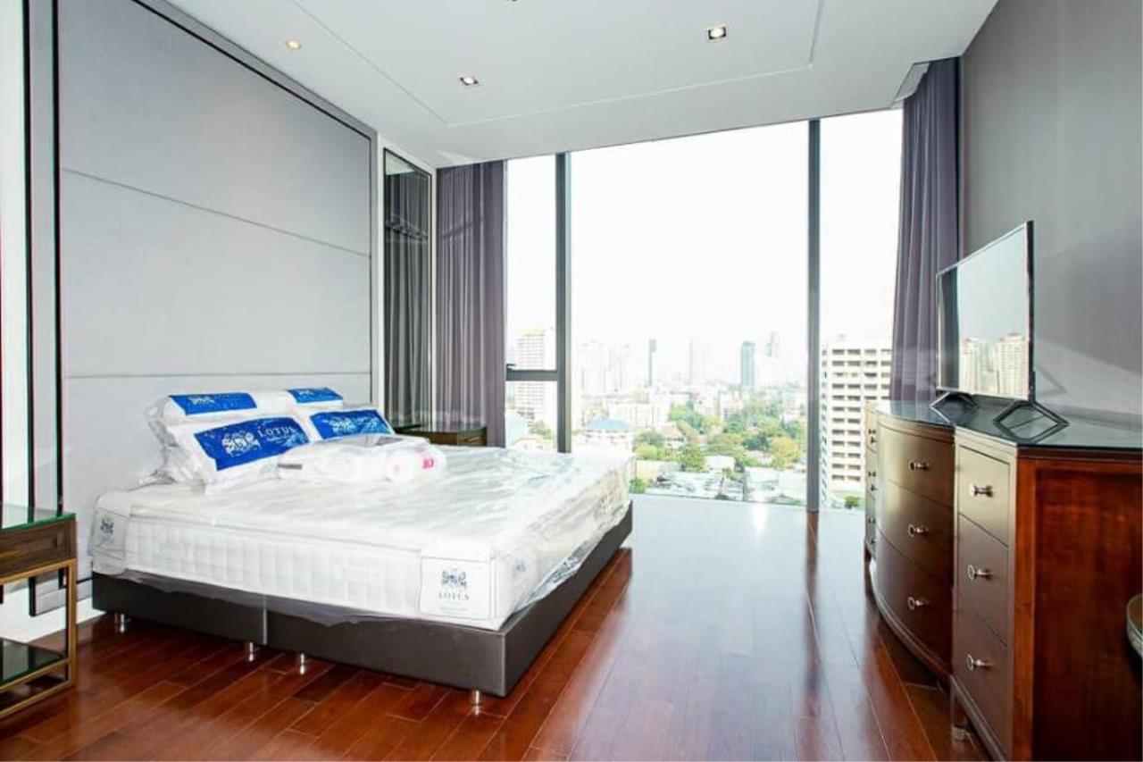 2 Bedrooms 2 Bathrooms Size 126sqm. Marque Sukhumvit 39 for Sale 48mTHB