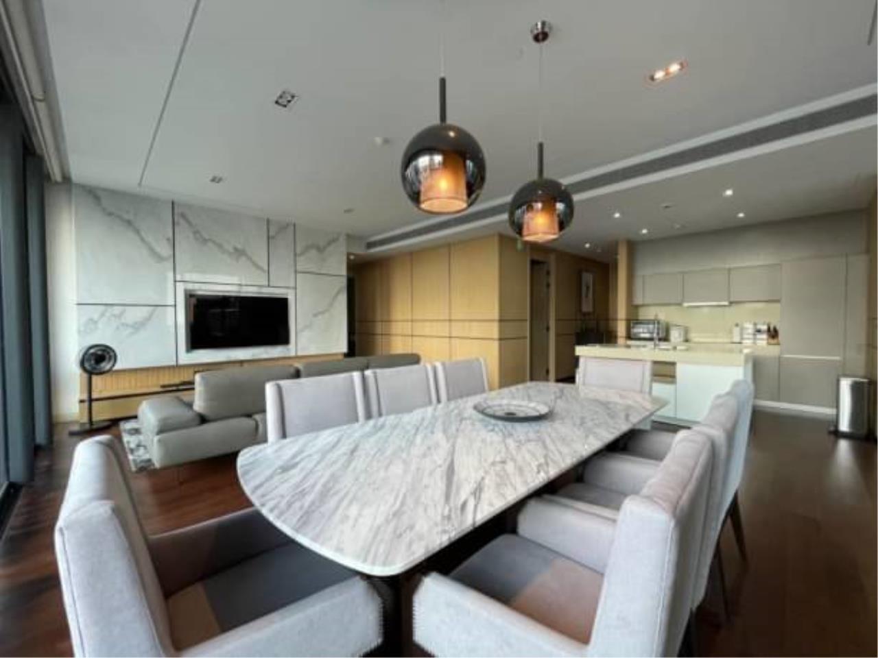 3 Bedrooms 5 Bathrooms Size 180sqm. Marque Sukhumvit for Sale 80 MB