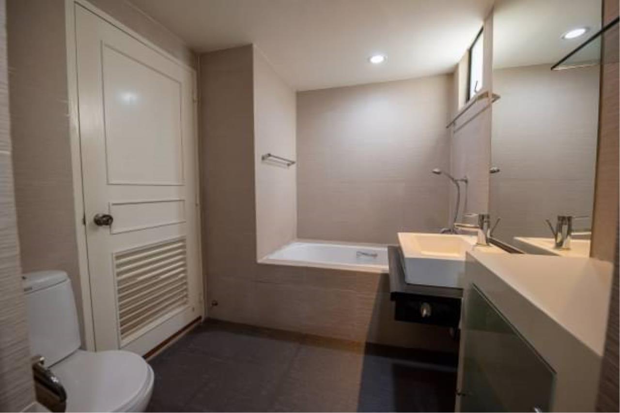 3 Bedrooms 3 Bathrooms Size 265sqm. President Park Sukhumvit 24 for Sale 22mTHB