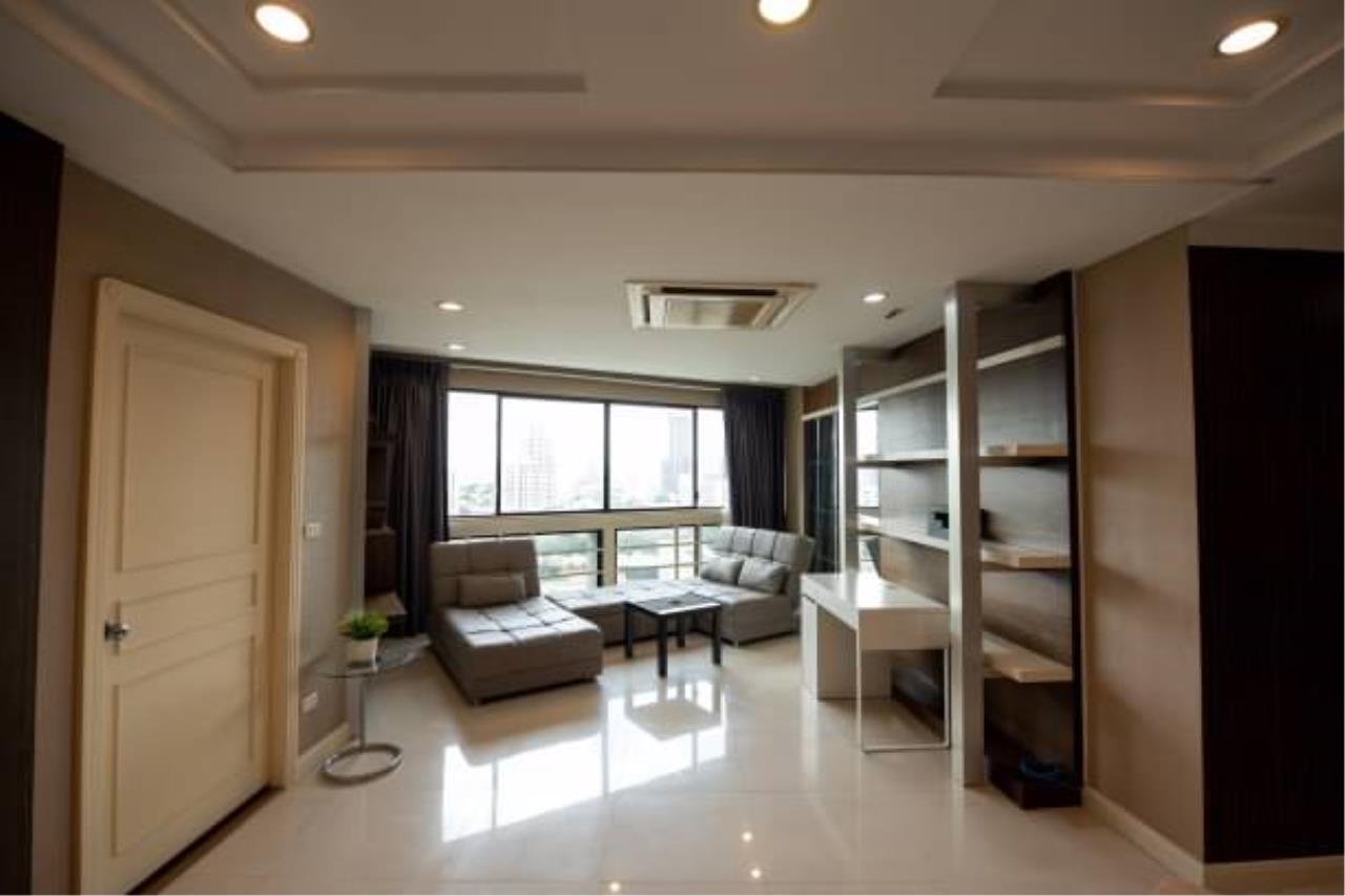 3 Bedrooms 3 Bathrooms Size 265sqm. President Park Sukhumvit 24 for Sale 22mTHB