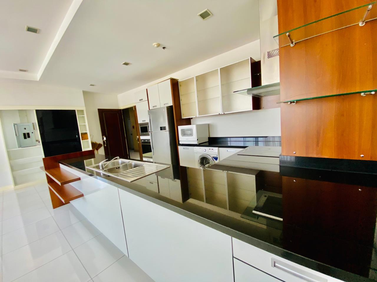 2 bedrooms 3 bathrooms at prime mansion for rent