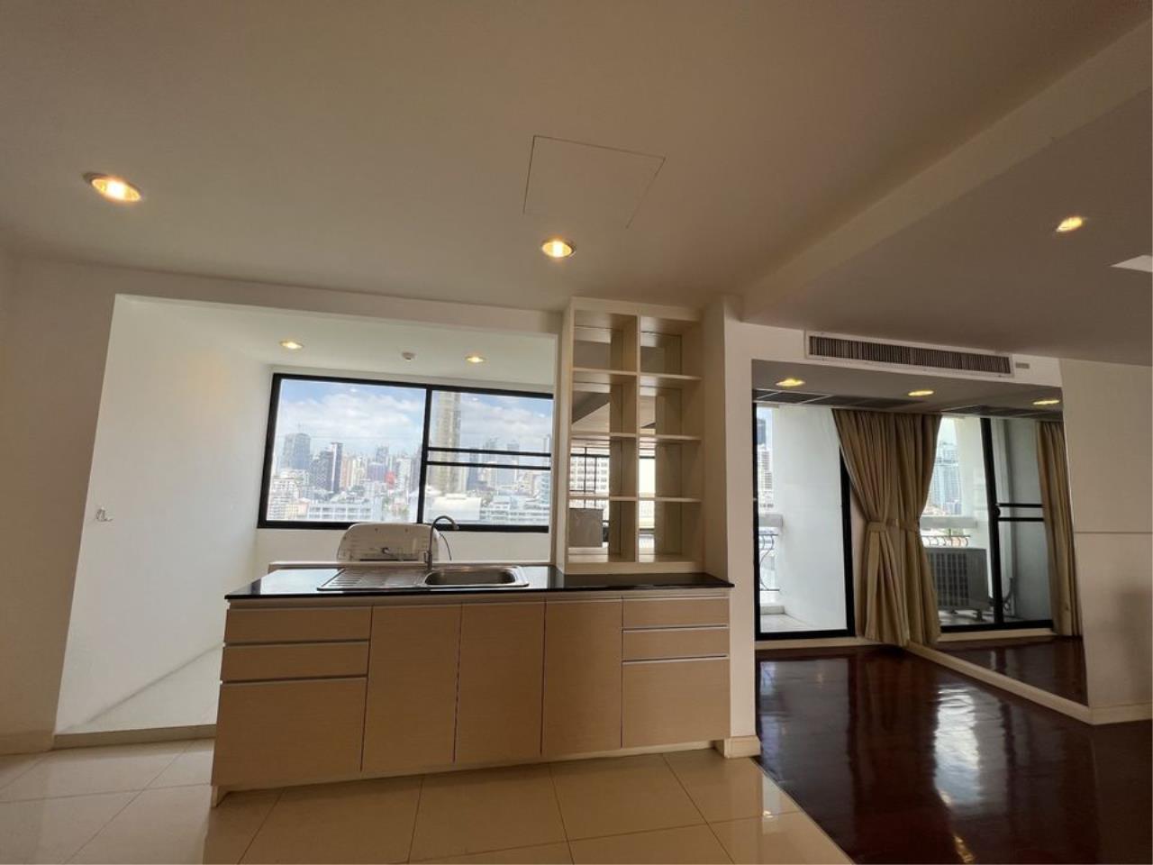 2 Bedrooms 2 Bathrooms Size 250sqm. Prime Mansion Sukhumvit 31 for Rent 80,000 THB for Sale 25mTHB