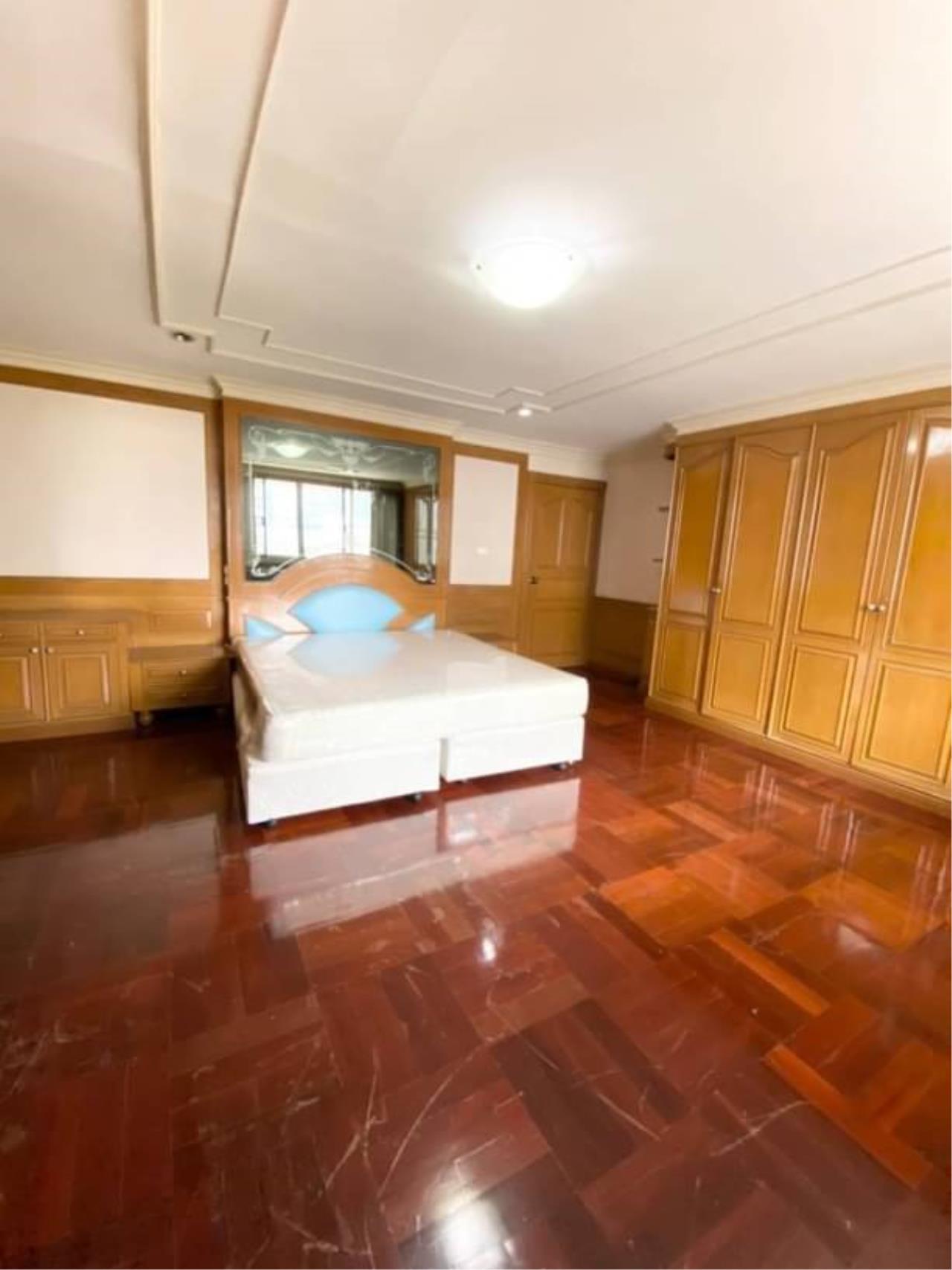 3 bedrooms 3 bathrooms at sukhumvit 31-39 for rent