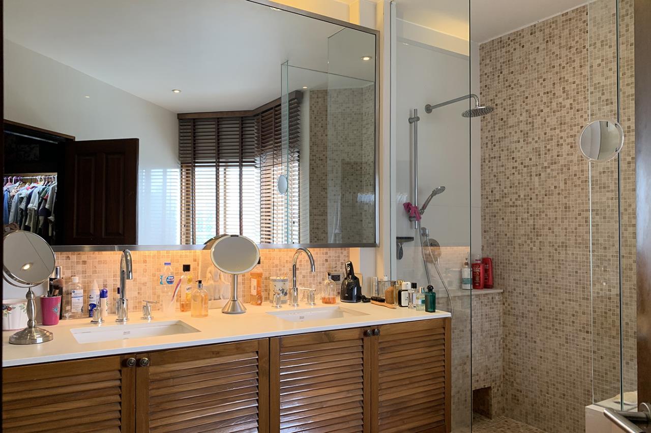 3 bedrooms 4 bathrooms at the lofts ekkamai for sale