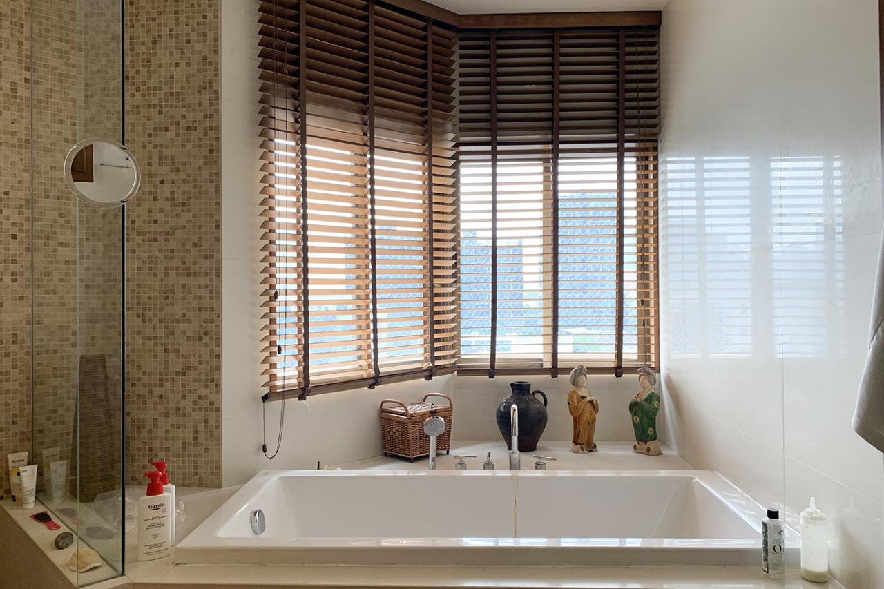 3 bedrooms 4 bathrooms at the lofts ekkamai for sale