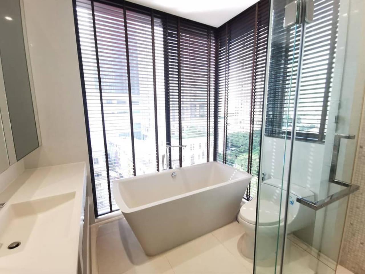 2 Bedrooms 2 Bathrooms Size 101.74sqm. VITTORIO Sukhumvit 39 for Rent 90,000 THB for Sale 32,800,000 THB