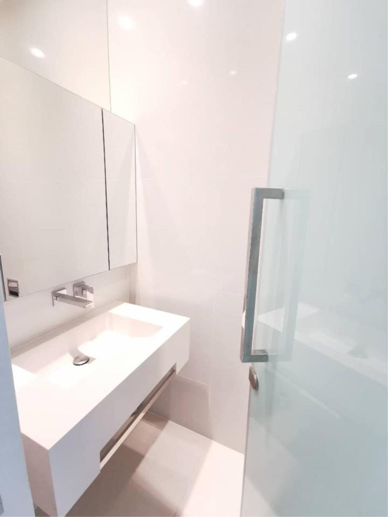 2 Bedrooms 2 Bathrooms Size 101.74sqm. VITTORIO Sukhumvit 39 for Rent 90,000 THB for Sale 32,800,000 THB
