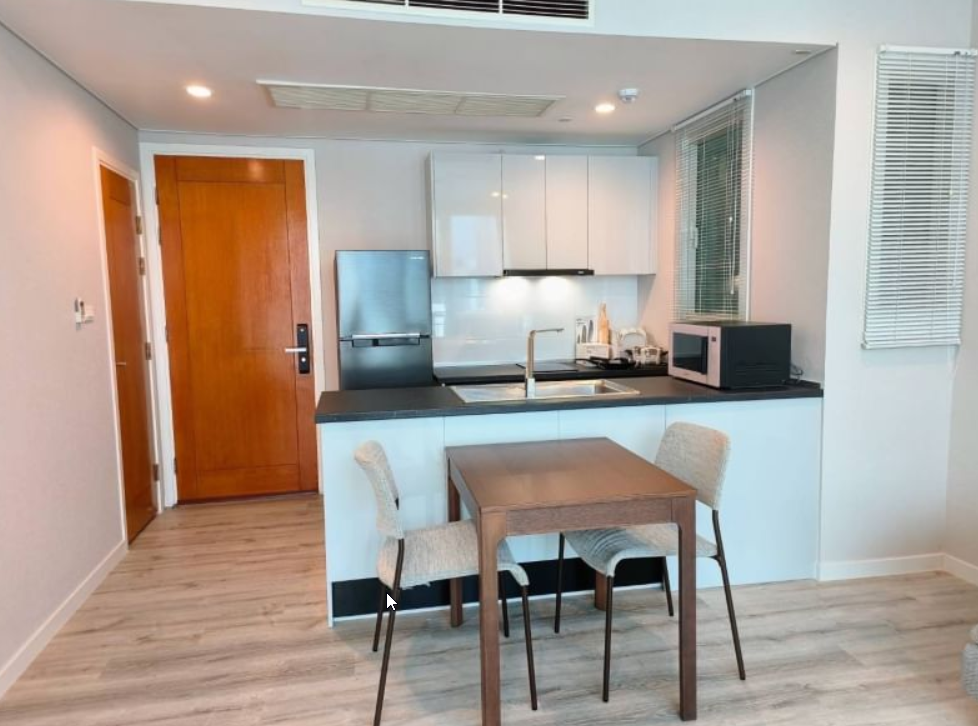 Newly renovated 1-bedroom unit at Wind Sukhumvit For rent