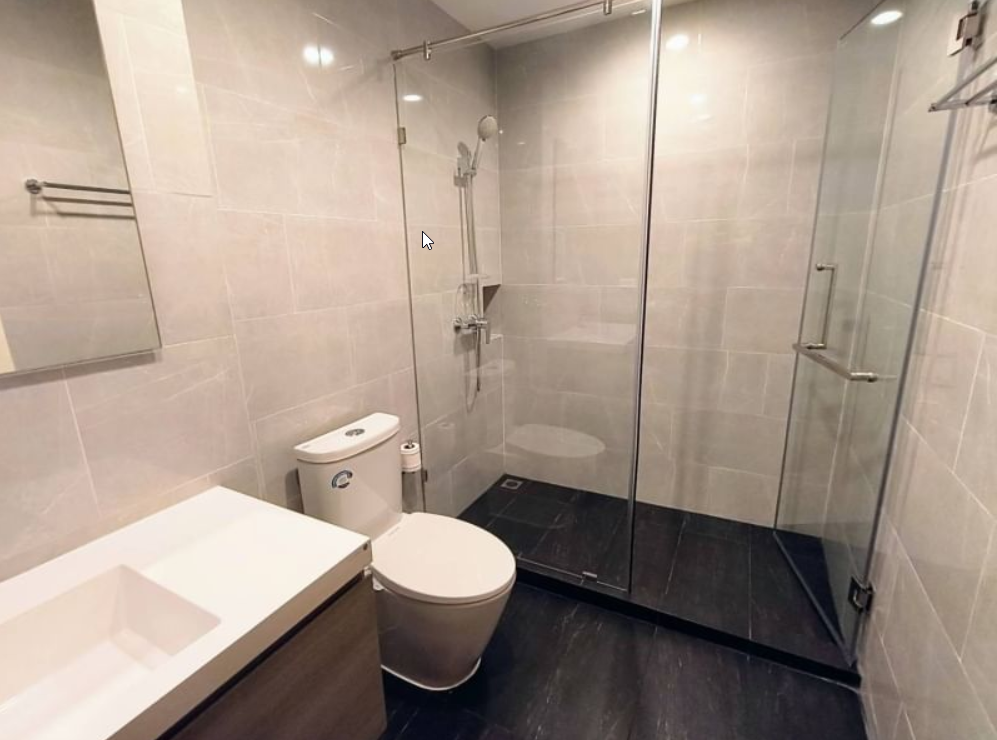 Newly renovated 1-bedroom unit at Wind Sukhumvit For rent