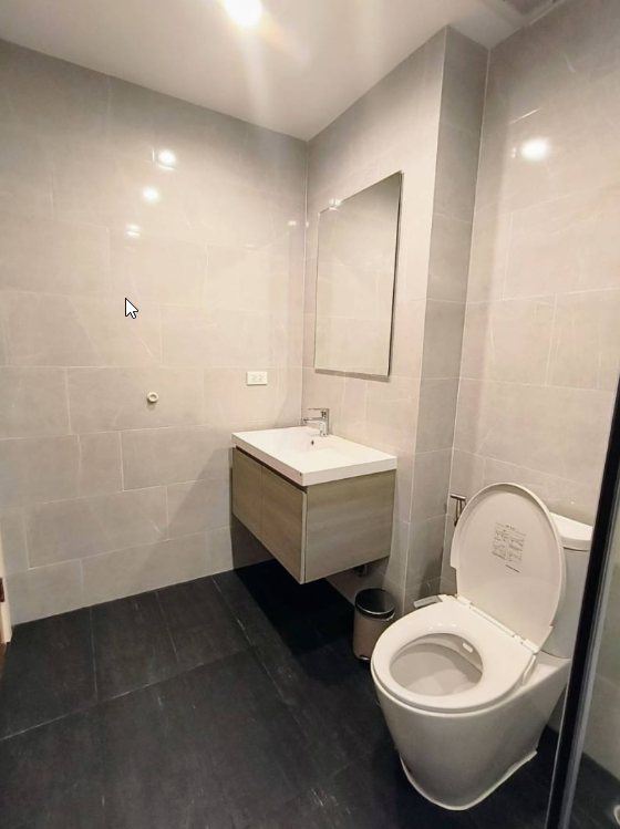 Newly renovated 1-bedroom unit at Wind Sukhumvit For rent
