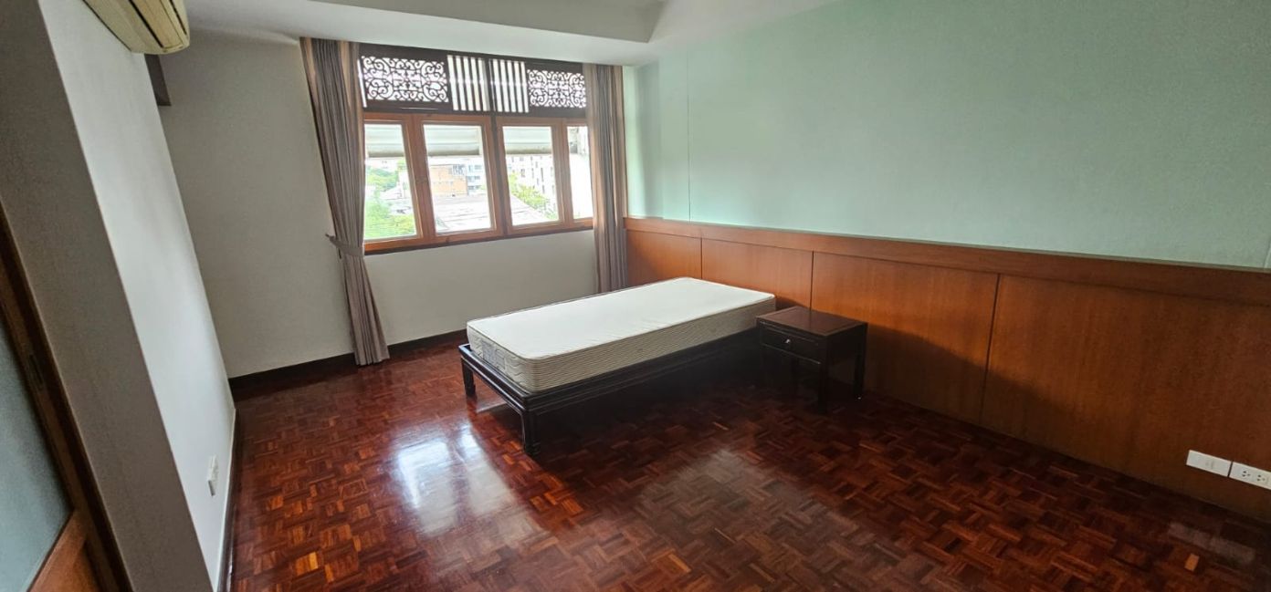 4 bedrooms, 4 Bathrooms 295sqm Niti Court - Nanglinchee Soi 2 For Rent