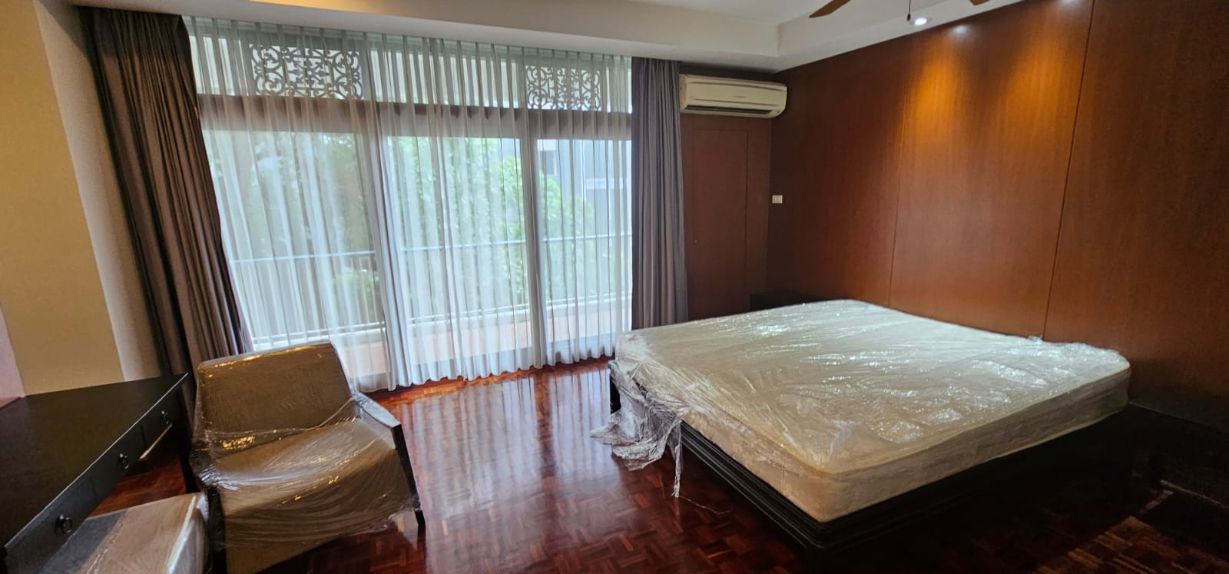 4 bedrooms, 4 Bathrooms 295sqm Niti Court - Nanglinchee Soi 2 For Rent