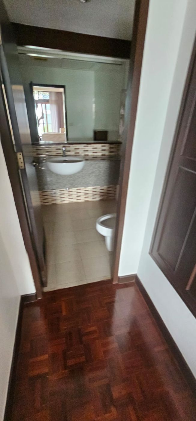 4 bedrooms, 4 Bathrooms 295sqm Niti Court - Nanglinchee Soi 2 For Rent