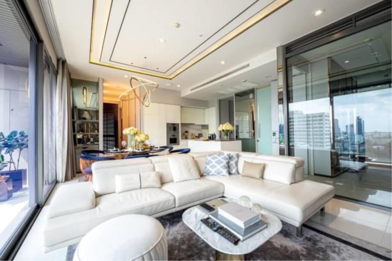 2 bedrooms at vittorio sukhumvit 39 for rent