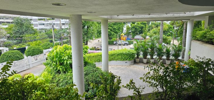3 Bedroom, 1 Bathroom 295sqm Baan Suan Plu For Rent