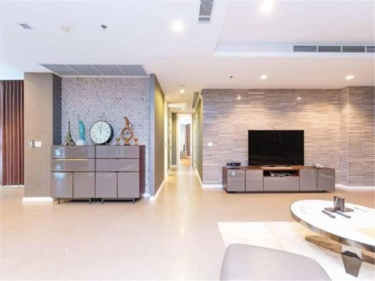 3 bedrooms 4 bathrooms the river for sale