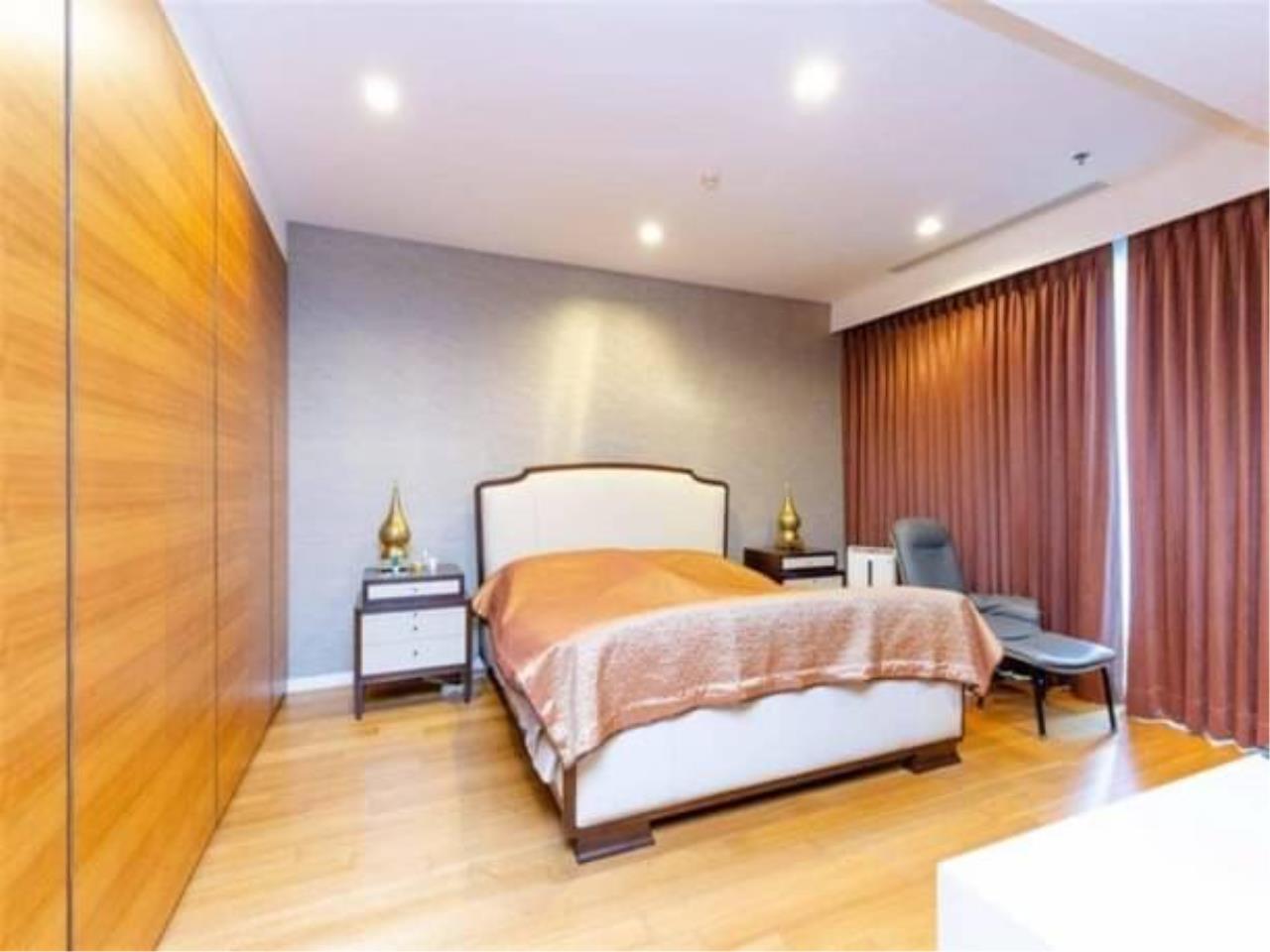 3 bedrooms 4 bathrooms the river for sale