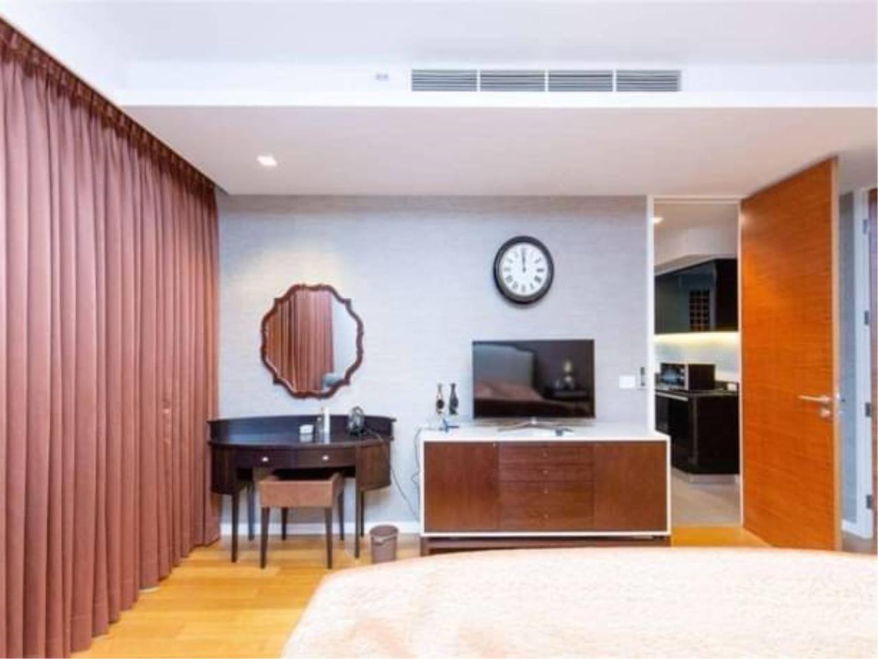 3 bedrooms 4 bathrooms the river for sale